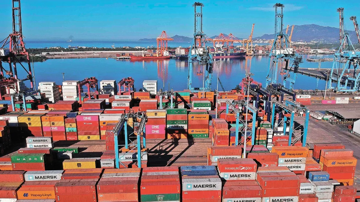 Exportaciones mexicanas crecieron 2% durante noviembre con tendencia de altibajos