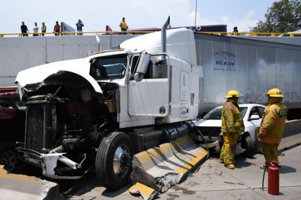 Prohibir camiones de doble remolque traería más problemas que beneficios: Canacar