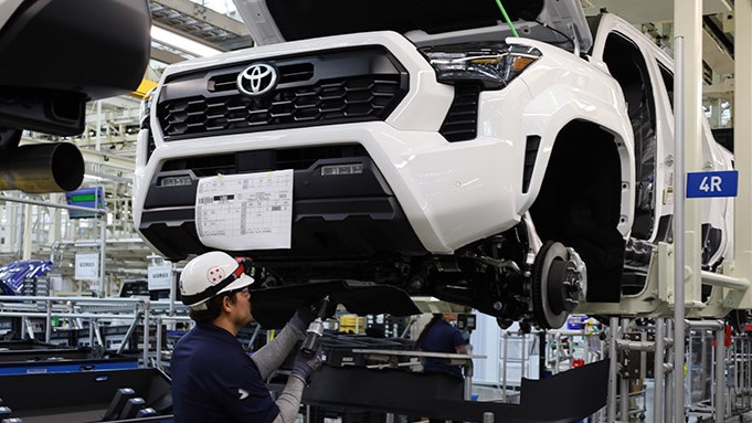 Toyota reafirma su confianza en México con una inversión adicional de 1,450 mdd